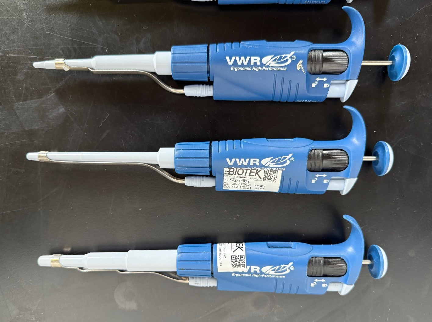 VWR Set of 6 Pipettes w/Stand 0.1-2, 0.5-10, 2-20, 10-100, 20-200, 100-1000 uL