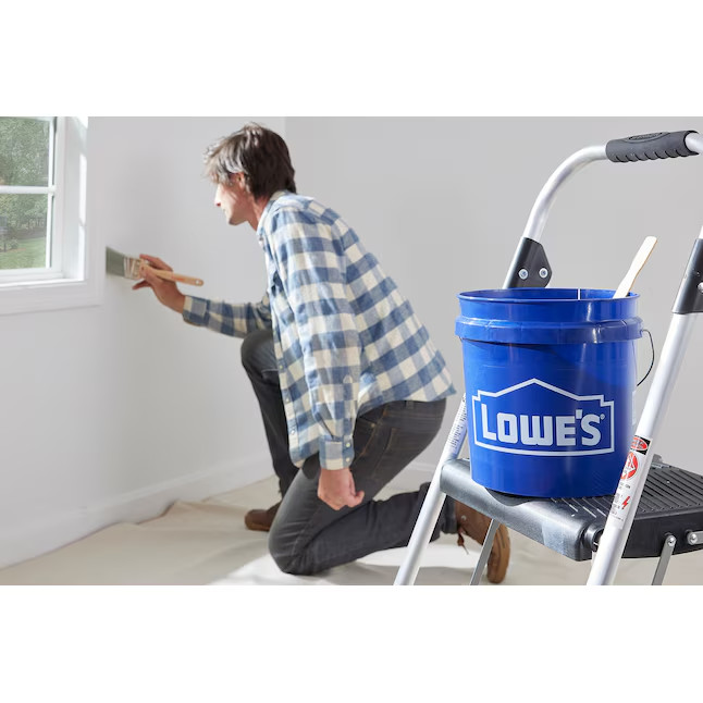 Lowe’s 2-gallon Plastic Blue General bucket