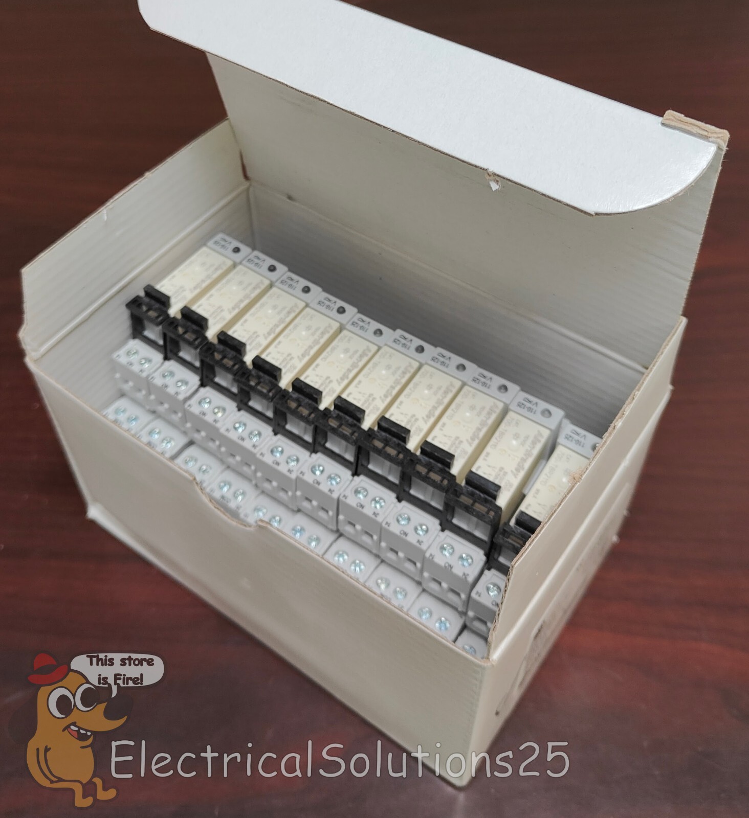 New Allen-Bradley 700-HLT12U1 compact general-purpose relay – Free Shipping