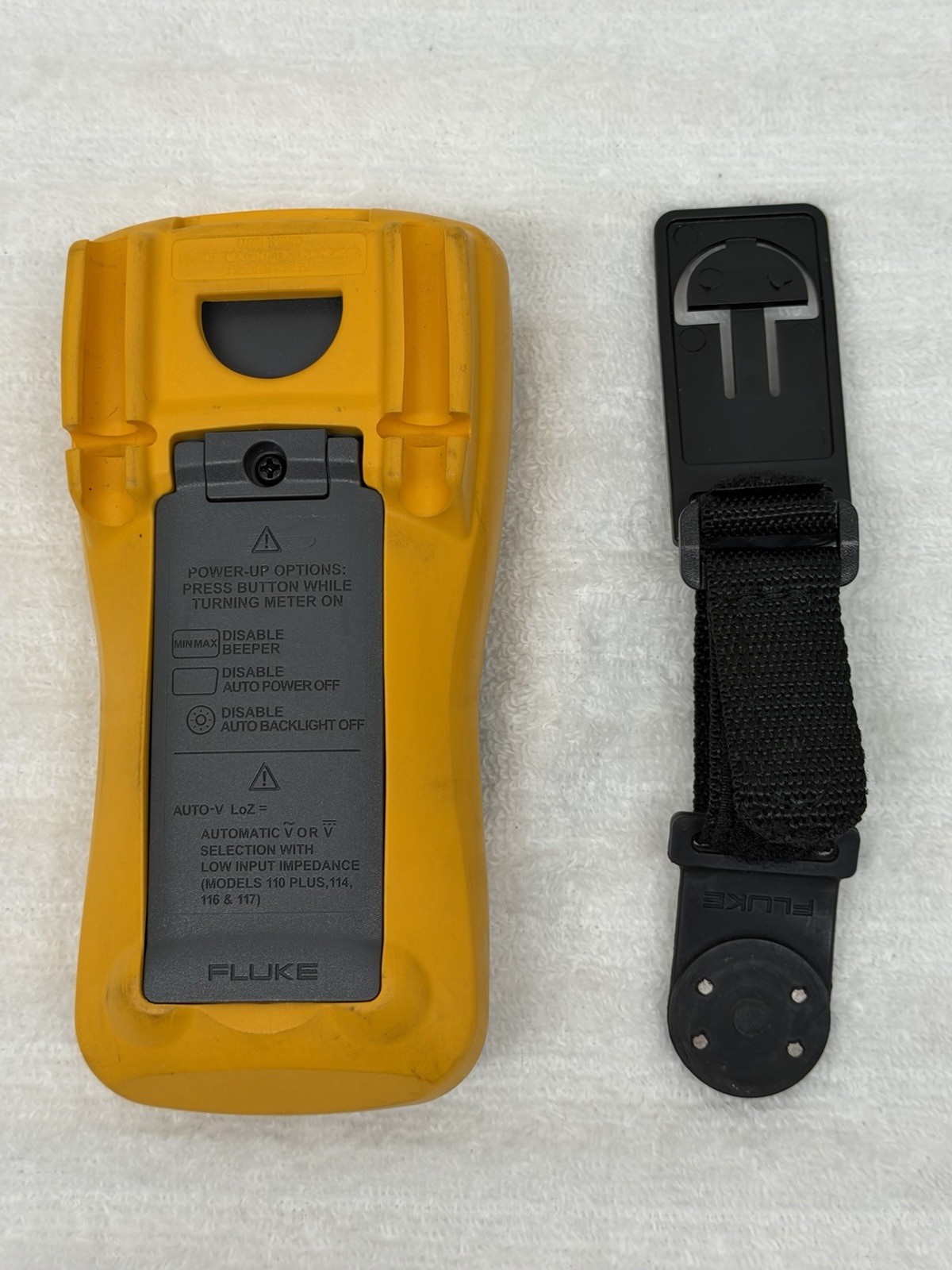 FLUKE 116/323 Kit HVAC Multimeter and Clamp Meter Combo Kit C2