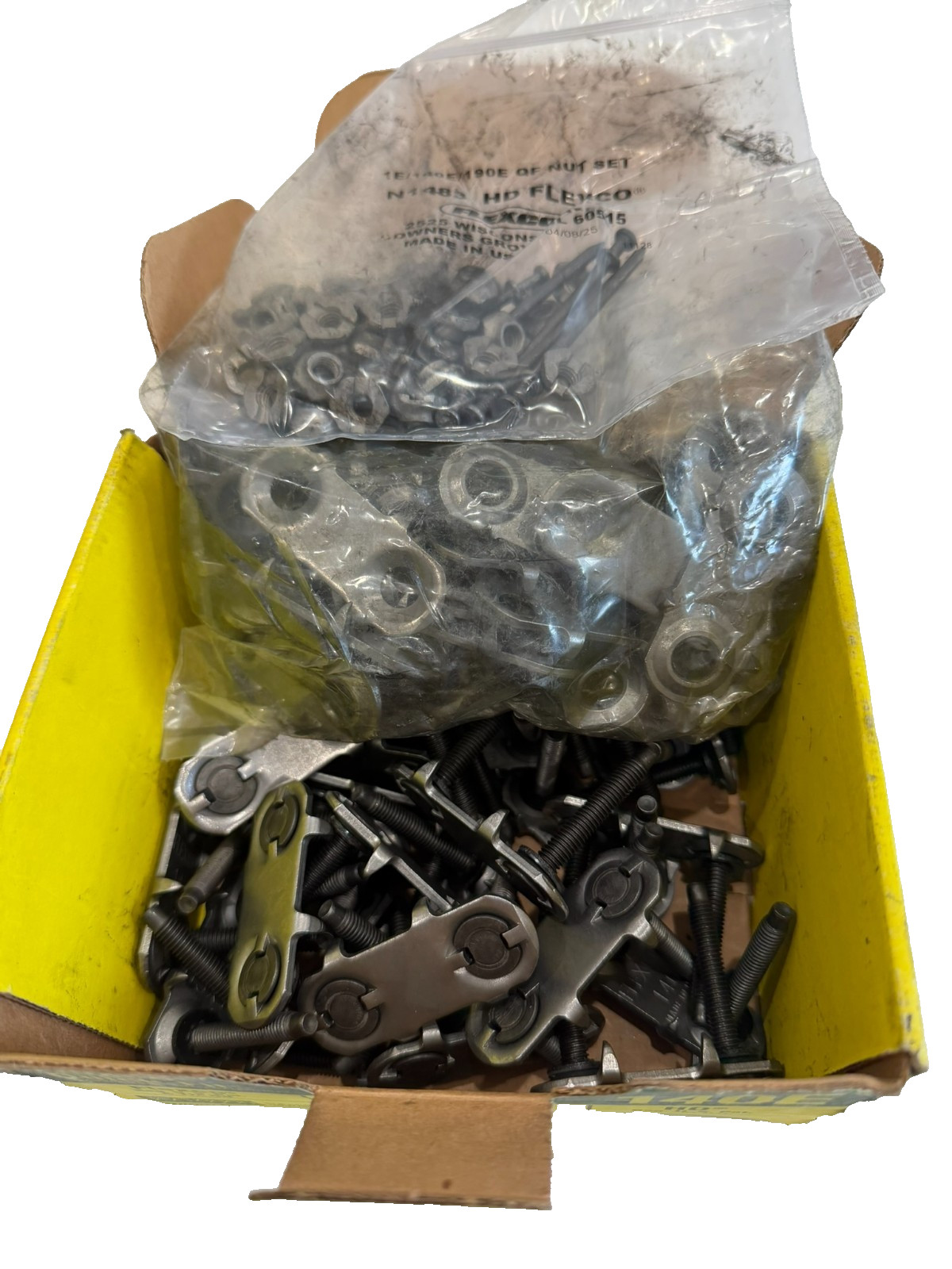 NEW TWENTY FIVE PAK FLEXCO QUICK-FIT 140E STEEL BELT FASTENERS W/PILOTED BOLT