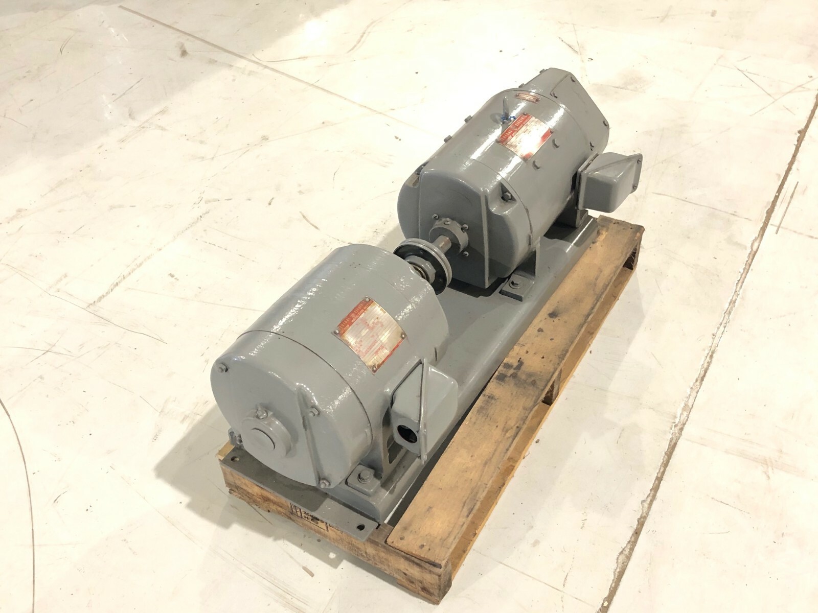 GE Triclad 5HP Electric Motor & Kinamatic Direct Current Generator 3KW 125V 24A