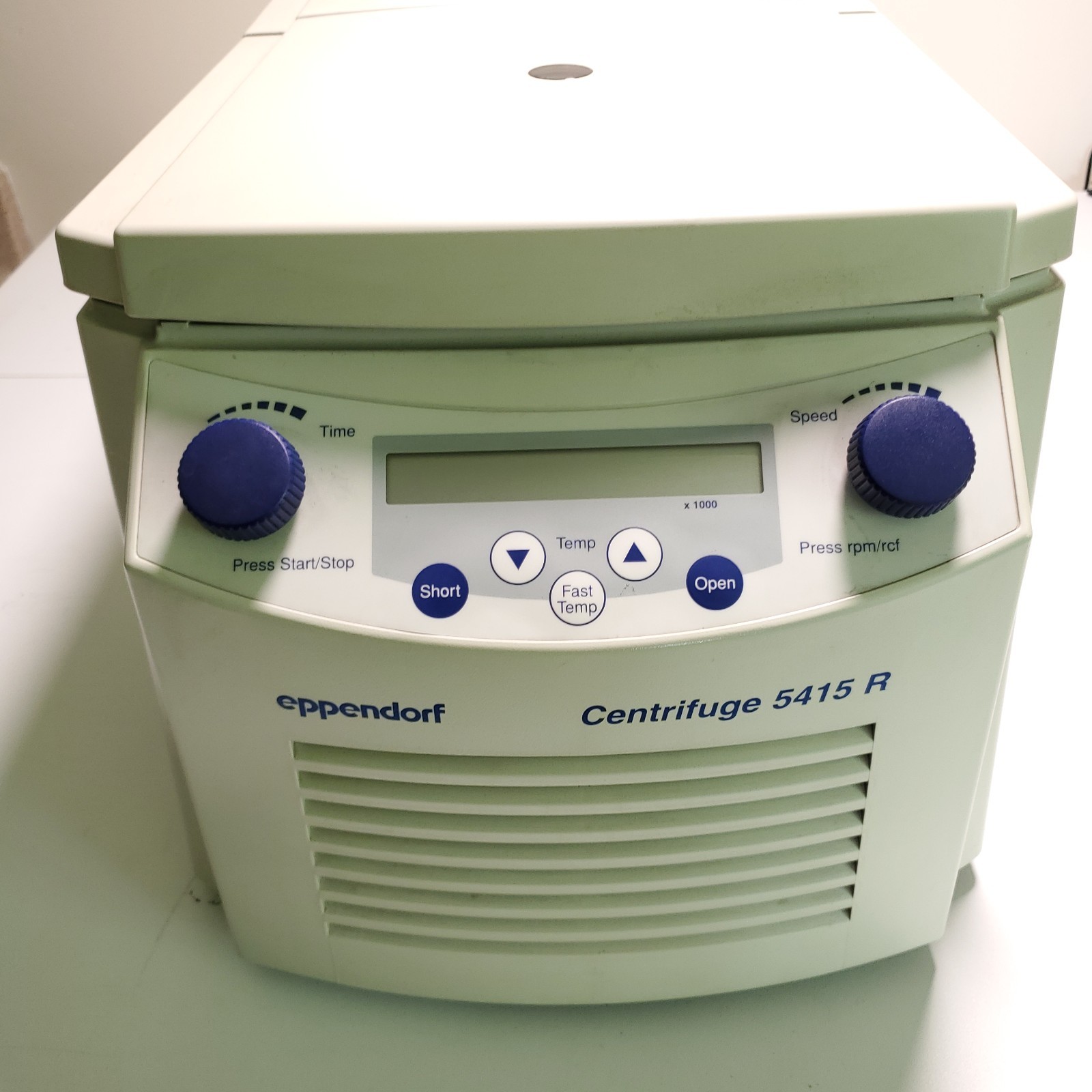 Eppendorf Centrifuge 5415R Benchtop Refigerated No Power Cord Untested