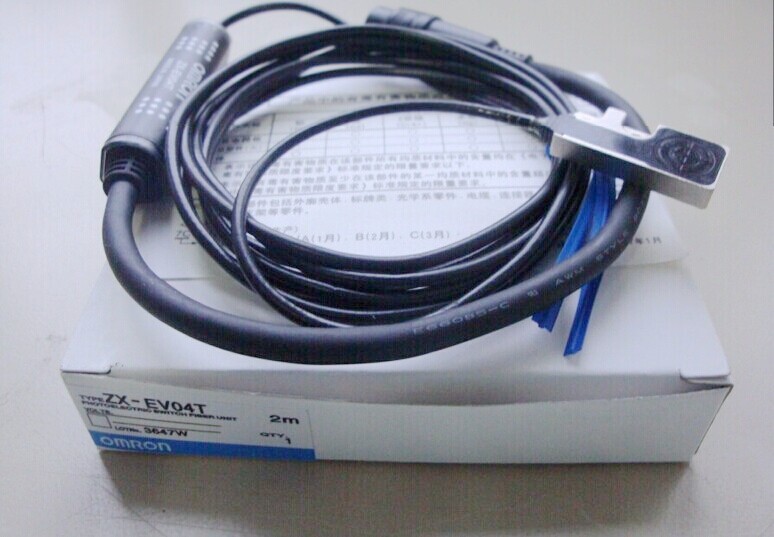 New Omron ZX-EV04T Photoelectric Switch Fiber Sensor In Box 1PCS #DC