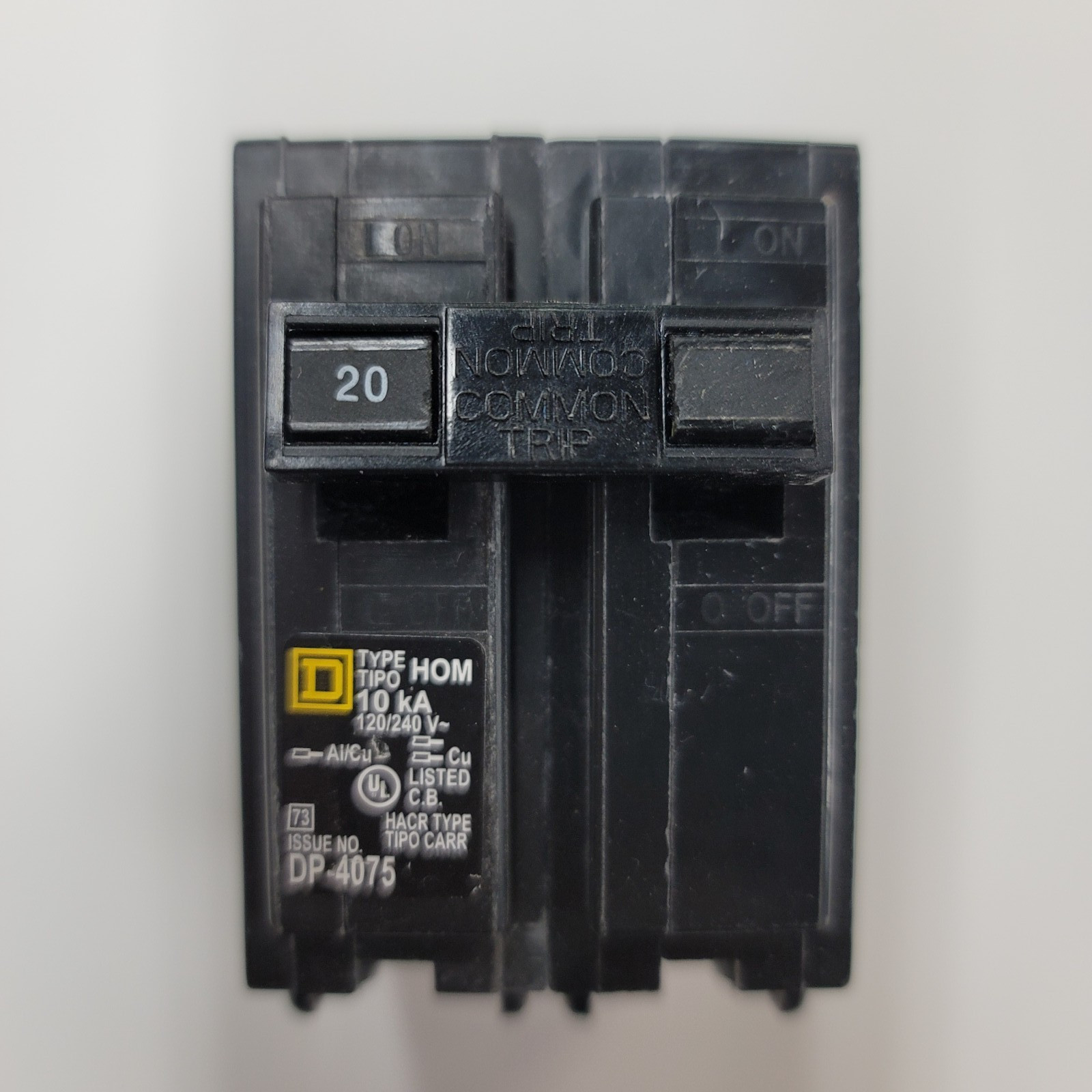 Square D HOM220 20A 2 Pole Circuit Breaker Homeline 120/240V Common trip NEW