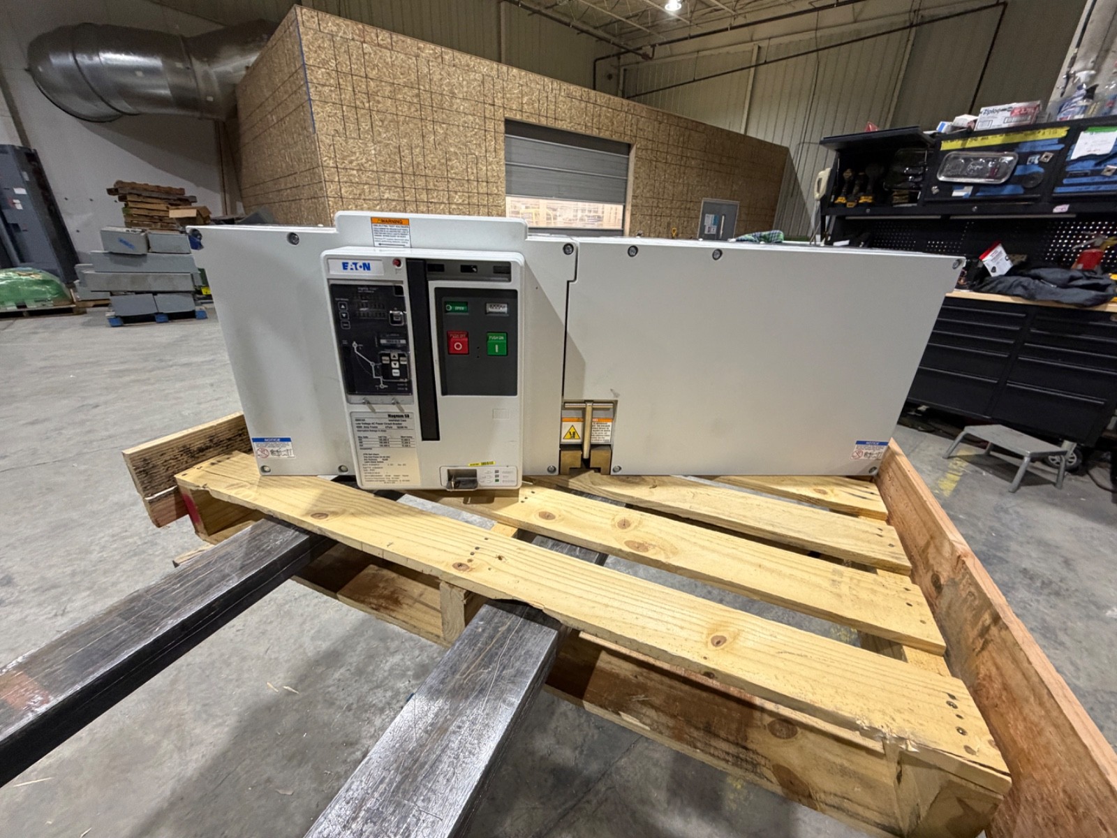 Eaton Cutler Magnum SB SBSC4A 4 Pole 4000 Amp Circuit Breaker Digitrip 11ARMLSI
