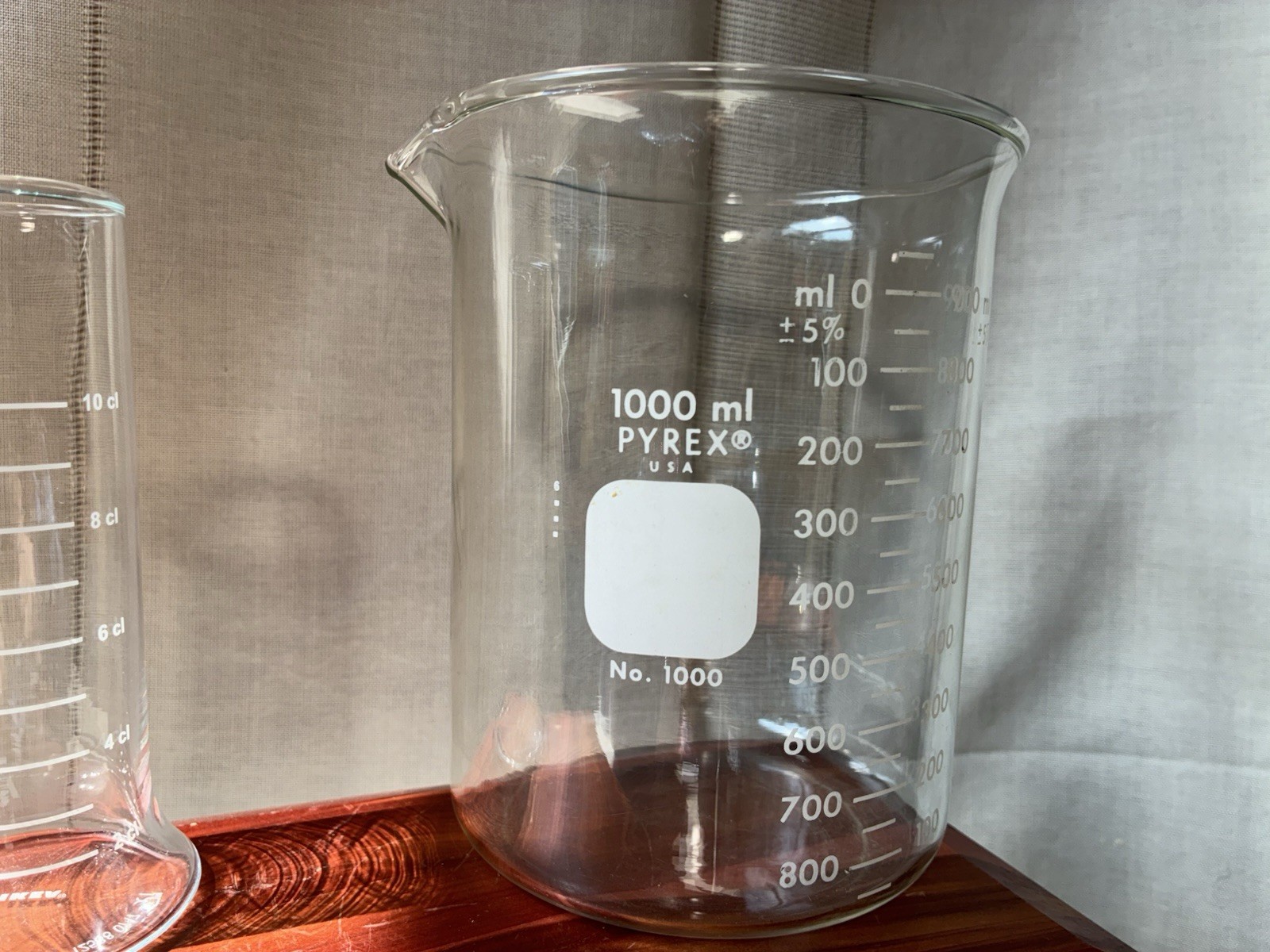 Lot Of 3 Glass Beakers, Scientific Laboratory Equipment 250 ml & 1000 ml Pyrex
