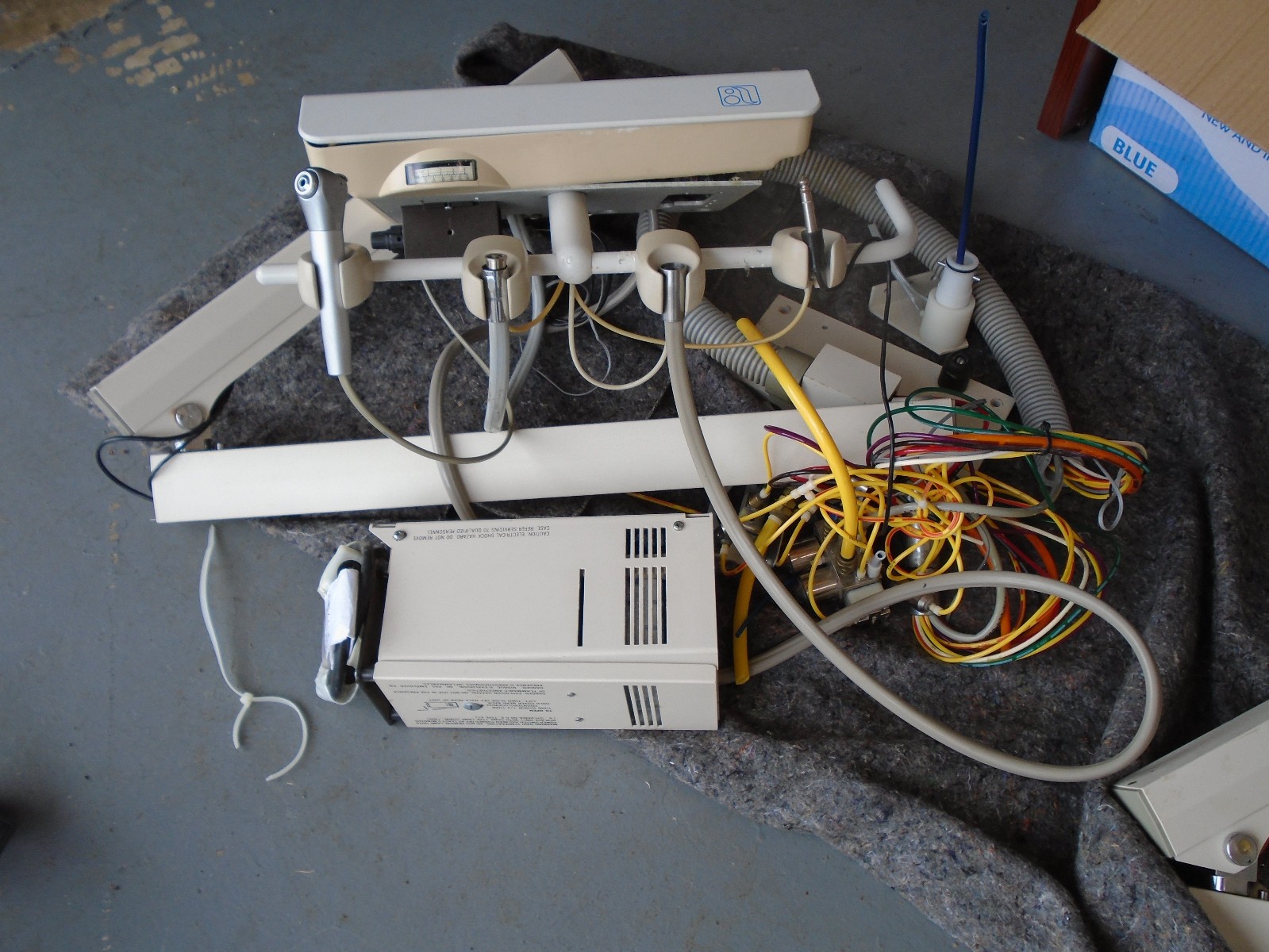 Adec 3045 doctors delivery unit used
