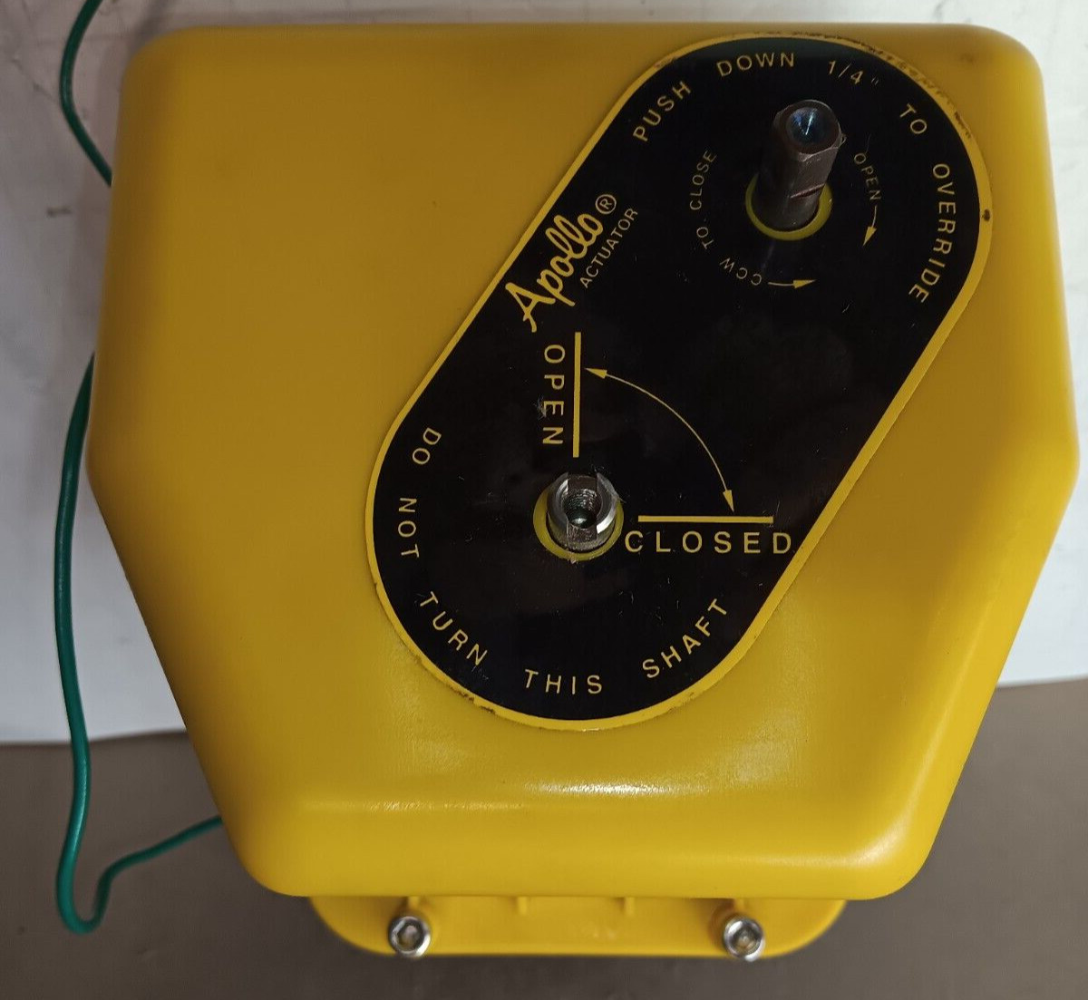 NEW APOLLO AE40010 VALVE ACTUATOR 115 VAC .74 AMP 400 IN LBS TORQUE 10 SEC / 90º