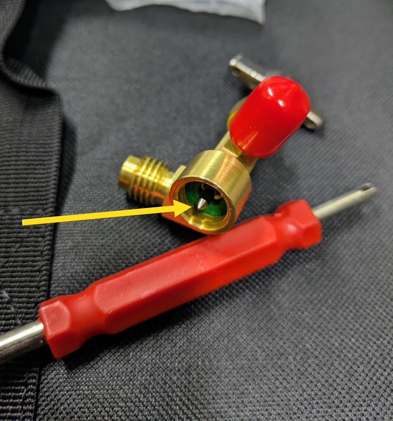 R134a Can Tap Valve Tool, Self-Sealing Puncture Dispenser with 1/4″ Adapter