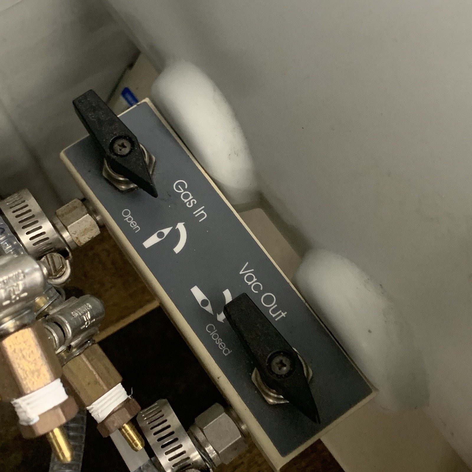 Labconco Controlled Atmosphere Glove Box 5220100 No Controller Broken Gloves
