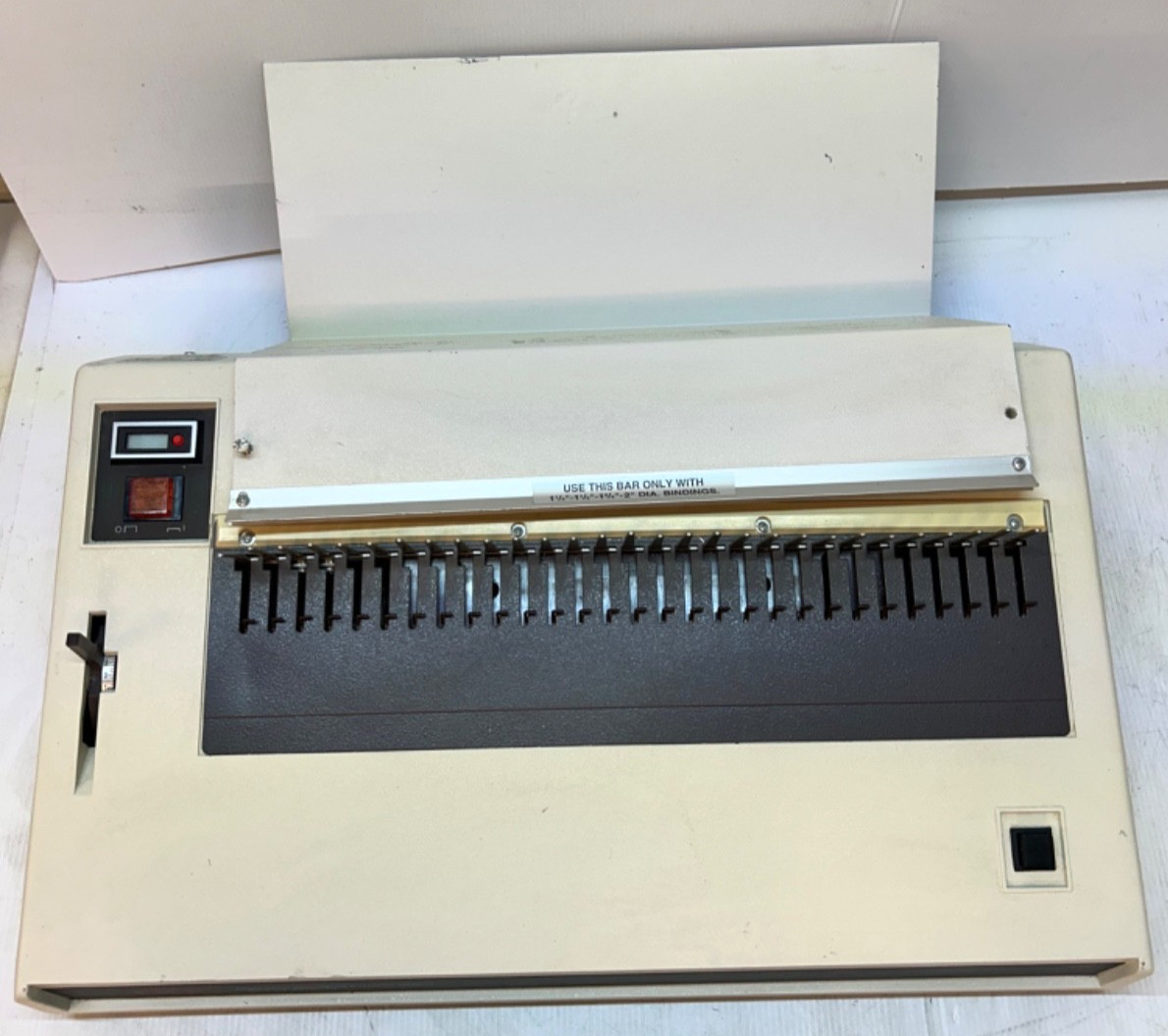 GBC Electric Binder 110EB-2, 173-W 60Hz 2-A 1-Phase 115V USA Commercial T01018
