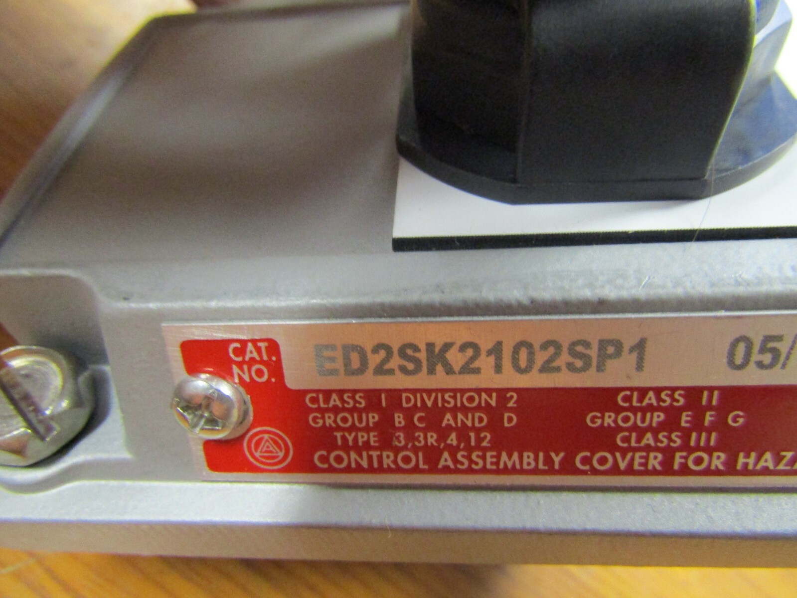 NEW APPLETON ED2SK2102SP1 HAZARDOUS LOCATION SELECTOR SWITCH 3 POSITION ED2KB102
