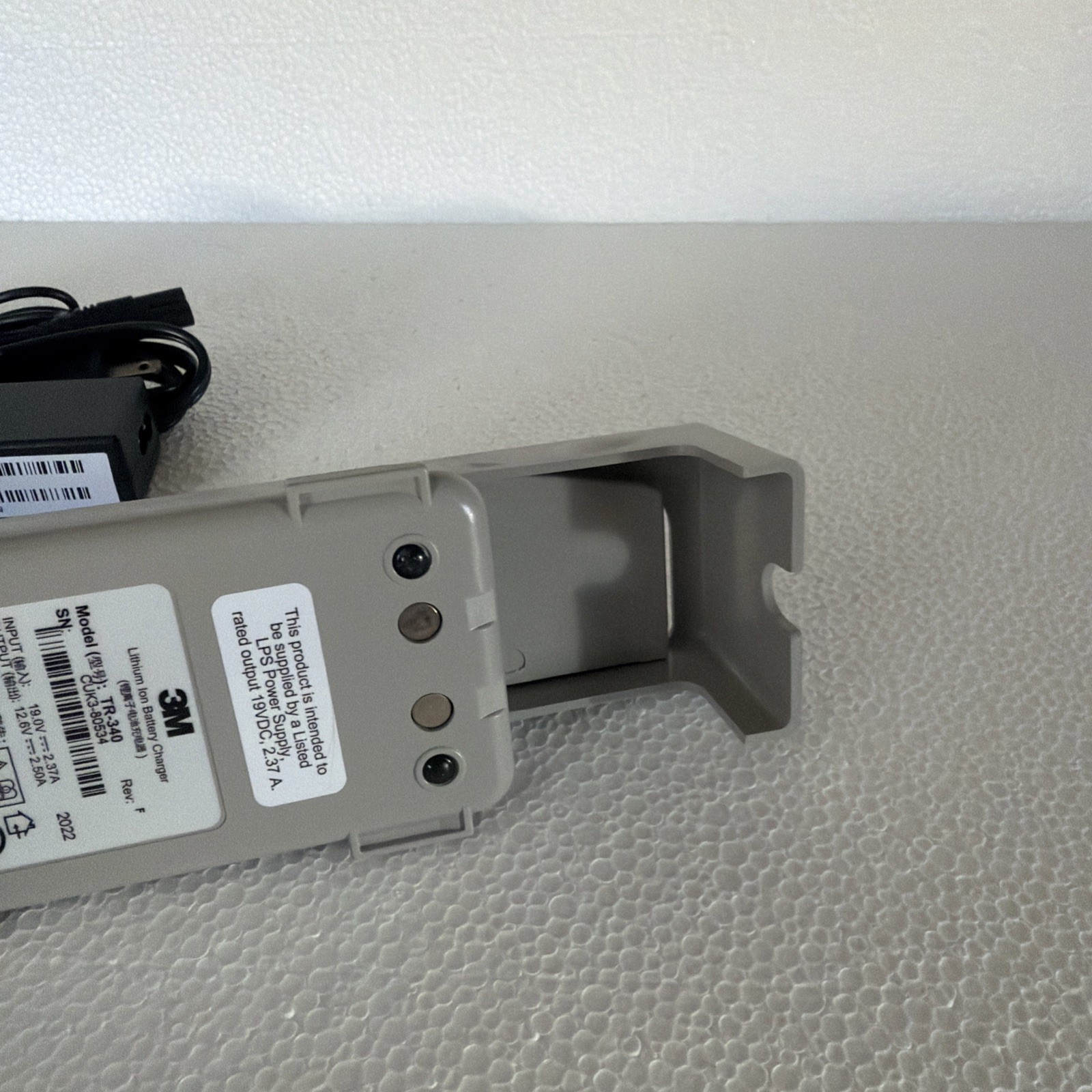 3M Versaflo TR-340 Lithium Ion Battery Charger w/ Power Supply