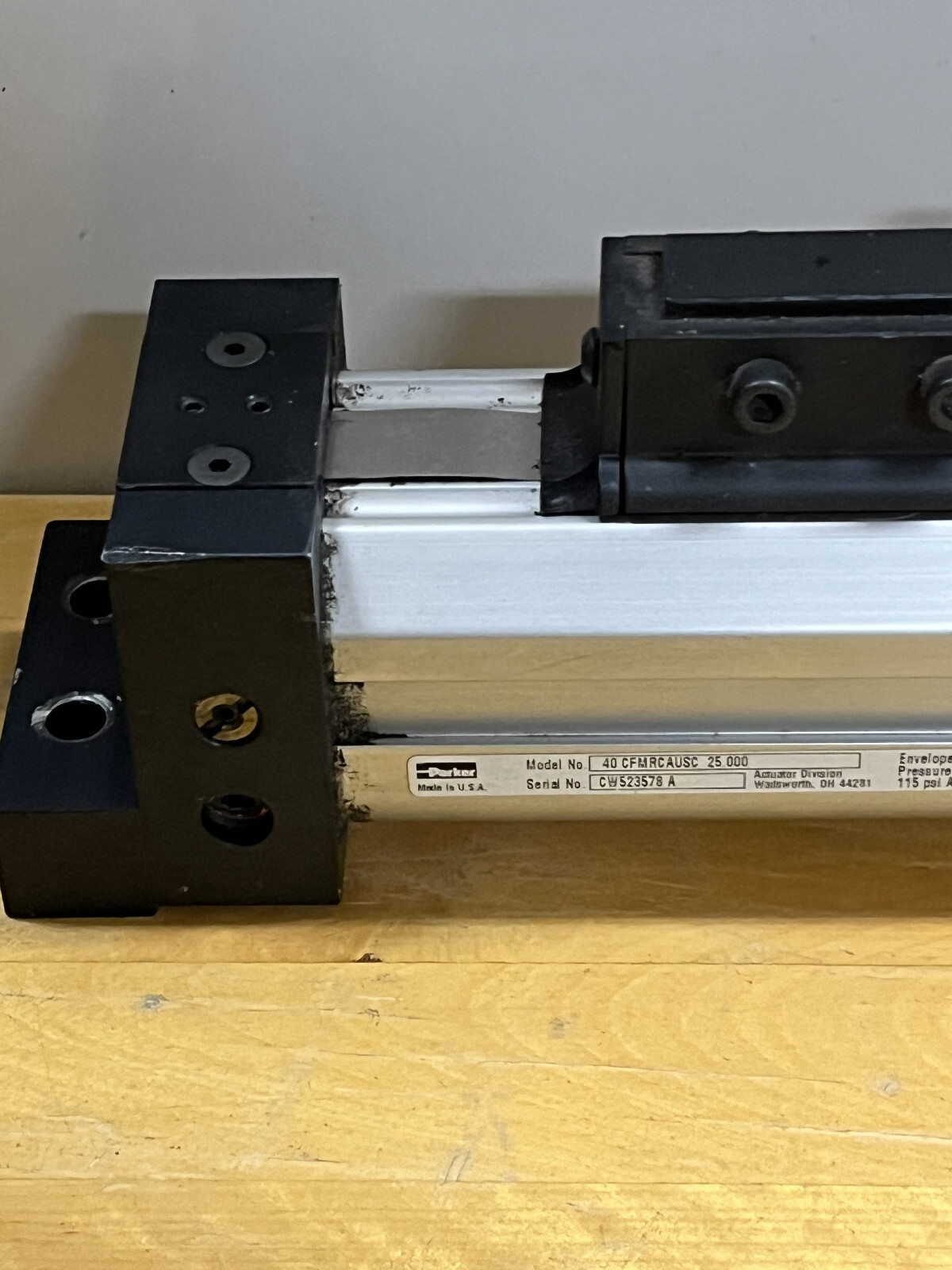 PARKER 40 CFMRCAUSC 25.000 Rodless Cylinder Pneumatic Slide Actuator | Used