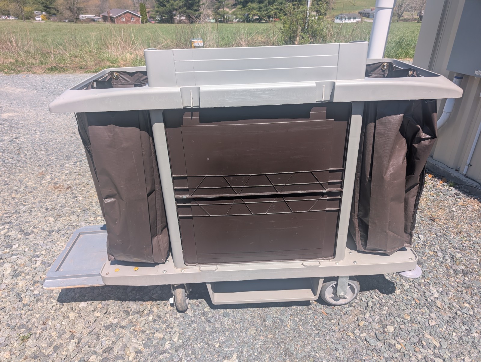 Rubbermaid Commercial Housekeeping Cart Hotel Motel Shop Cart