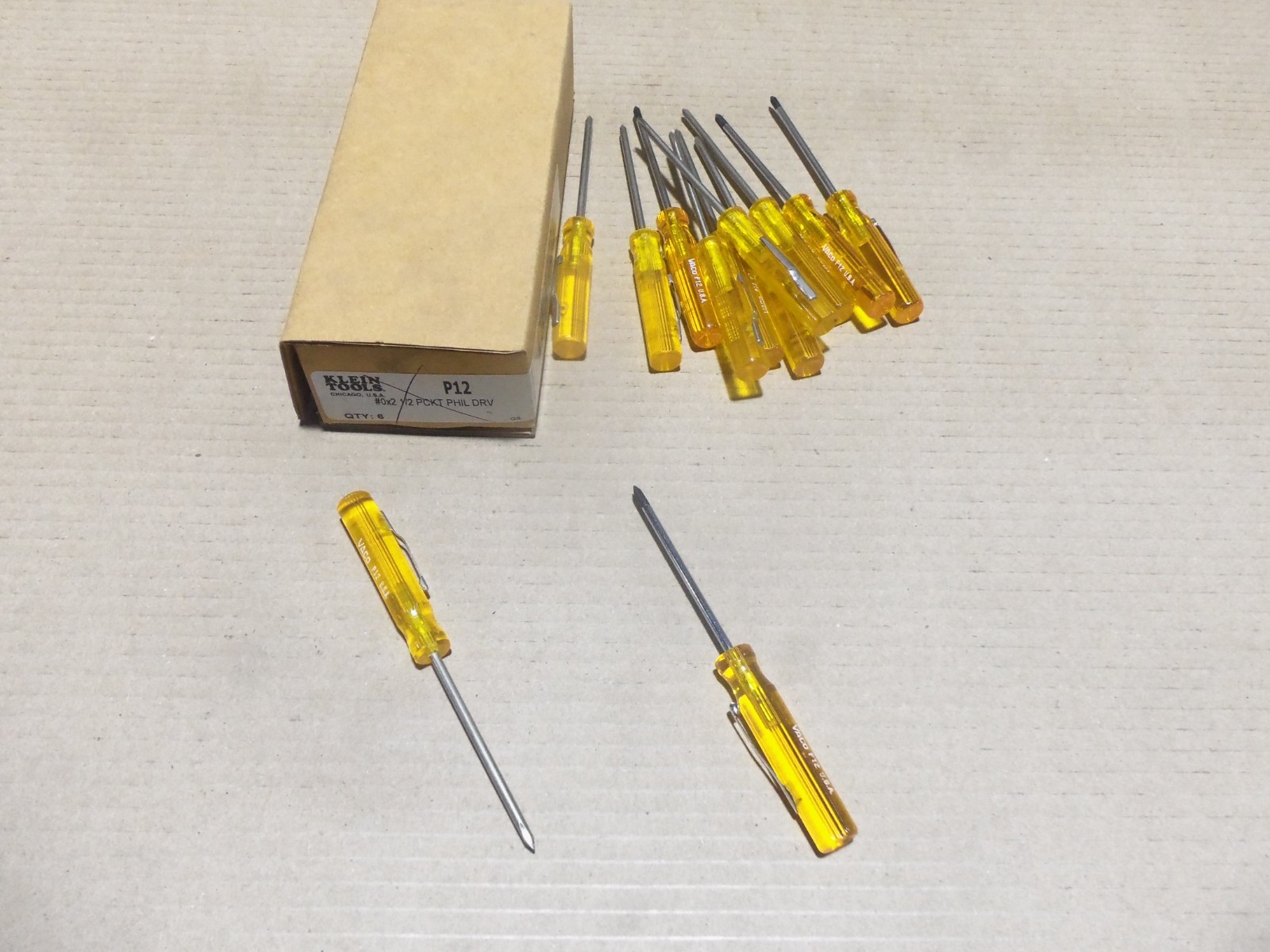 NEW BOX OF 12 KLEIN TOOLS VACO P12 #0x2 1/2″ PHILLIPS POCKET CLIP SCREWDRIVER AK