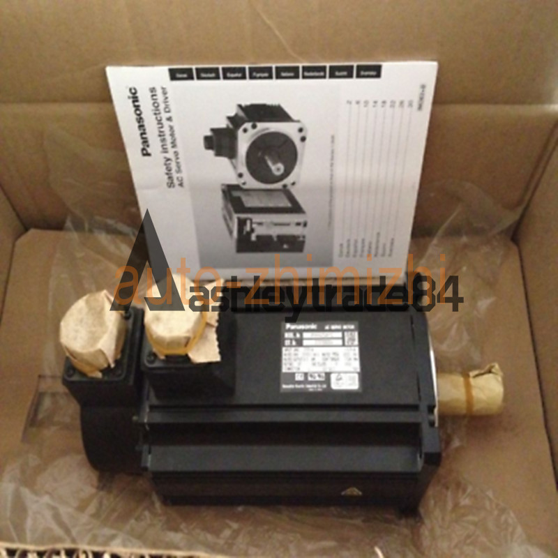 1pcs New in box Panasonic Servo motor MHME302GCH