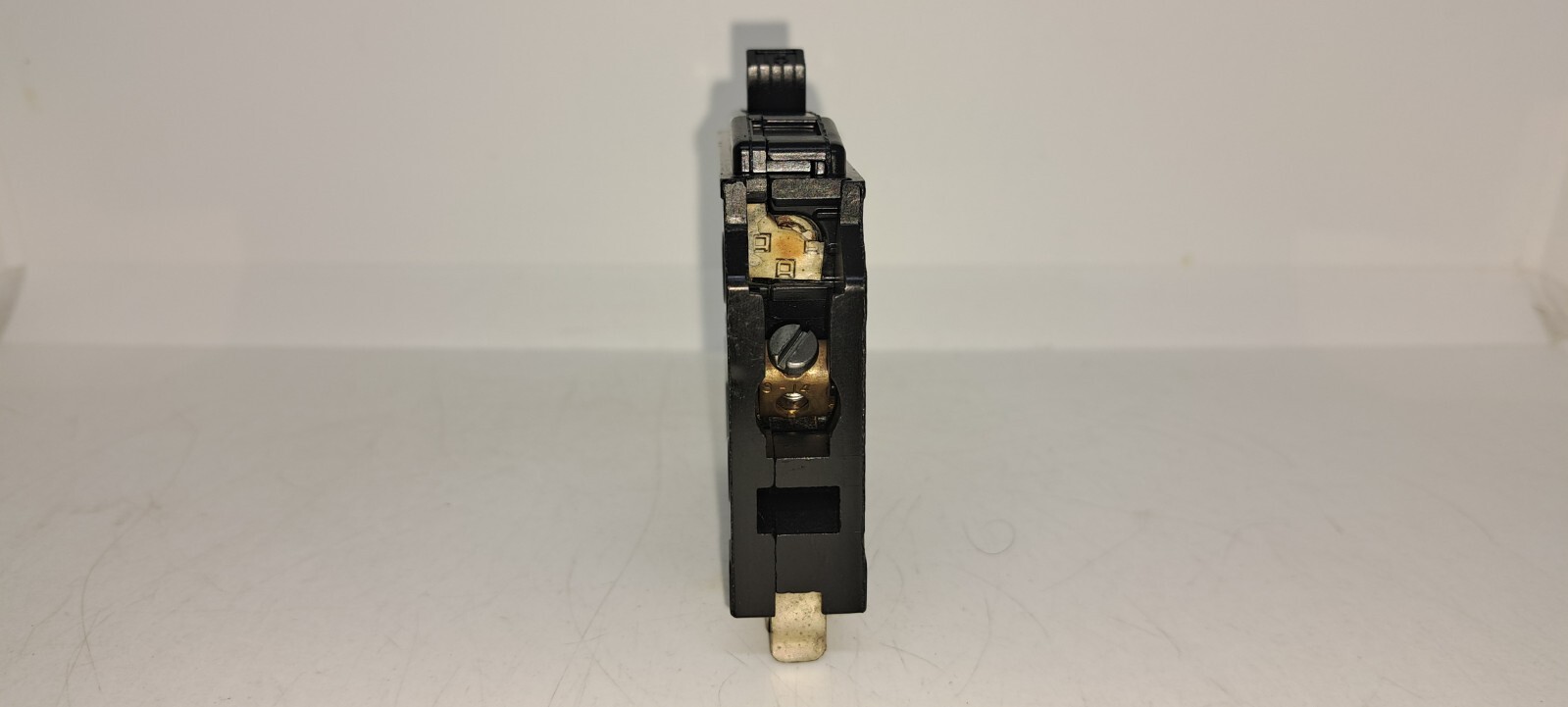 Square D QO115 15 Amp 1 Pole 120/240V Grooved Handle Circuit Breaker Type QO