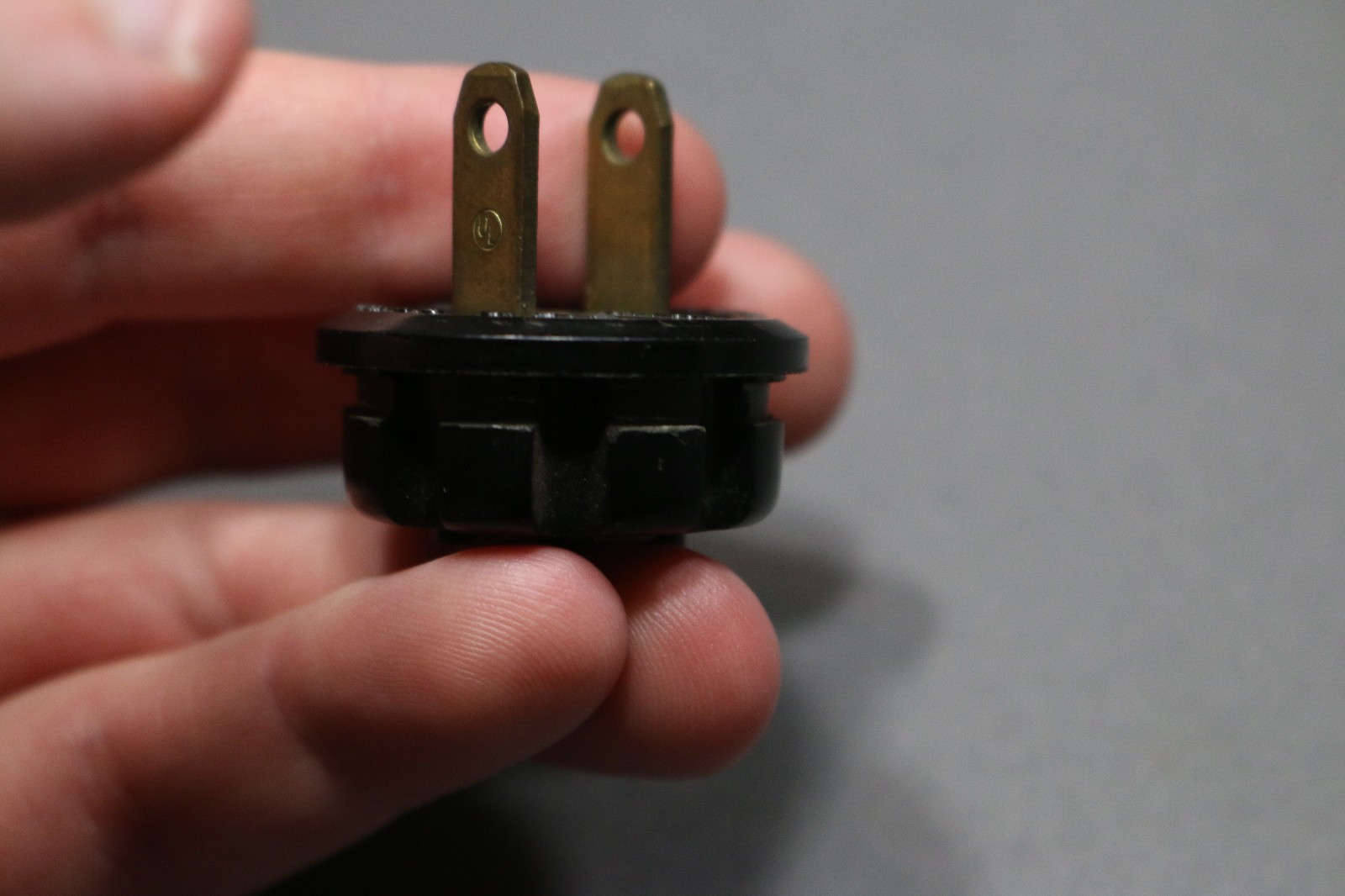 Vintage Amphenol AC Power Plug 2 pin Male 61-M 10A 250V 15A 125V Non-Polarized