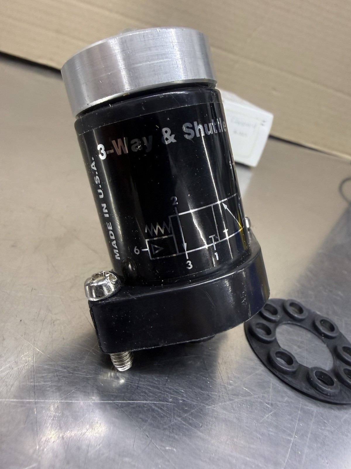 Clippard Minimatic R-323 Pneumatic Valve R323 New In Box