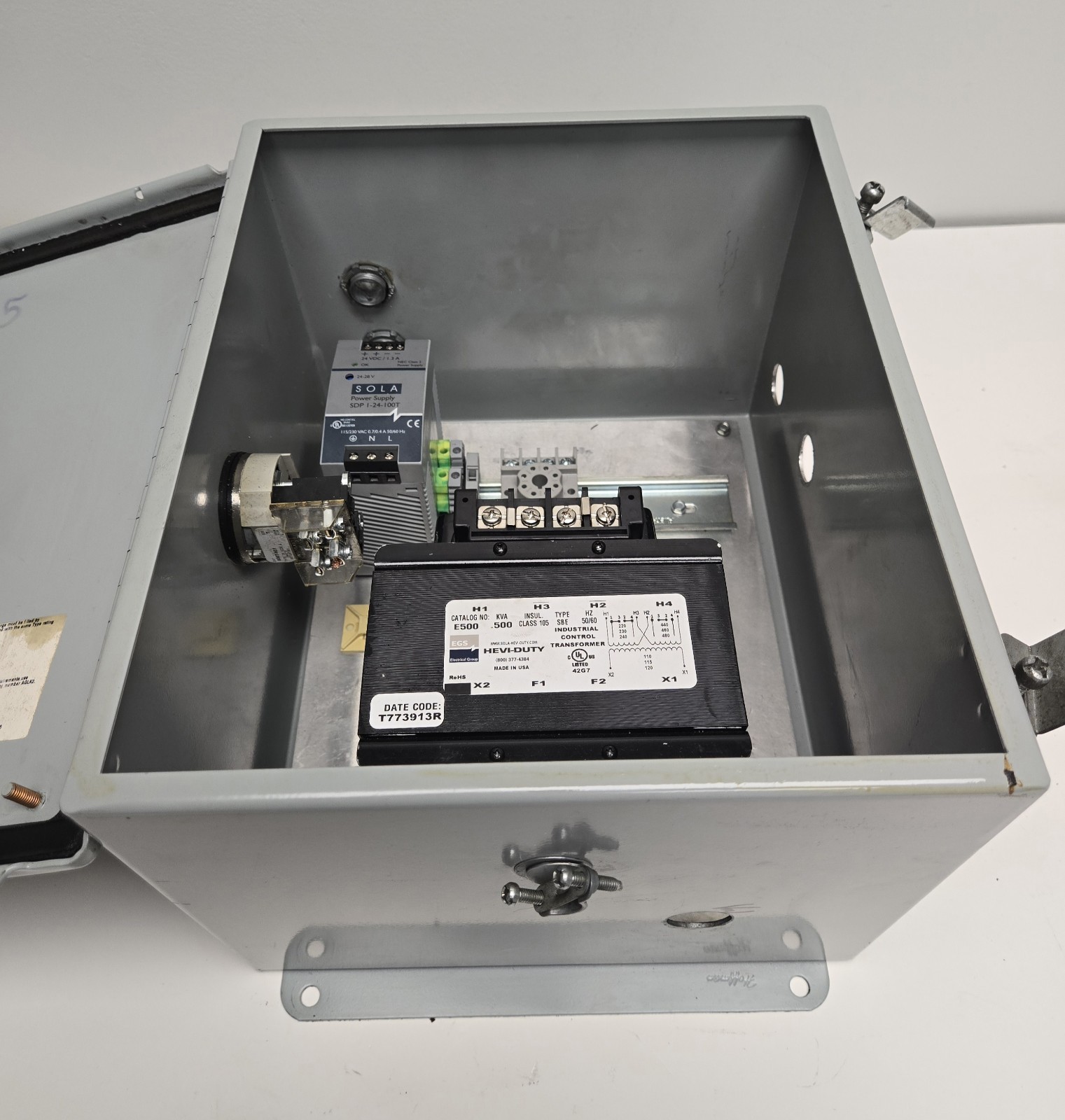 HOFFMAN A12108CH MOTOR CONTROL UNIT W/ TRANSFORMER E500, POWER SUPPLY.