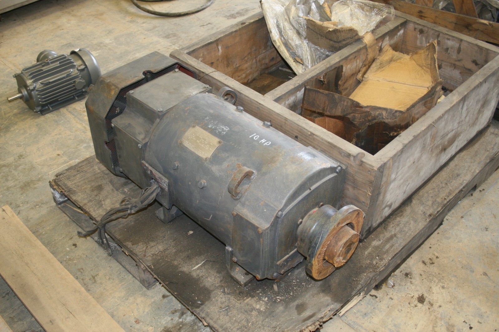 General Electric Kinamatic Direct Current Motor 10HP C0238AT 1150RPM 240V