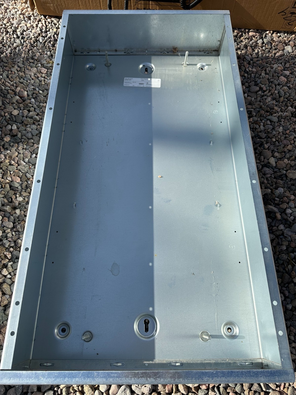 SQUARE D HCP 19385 MAIN LUG 600AMP I LINE panelboard