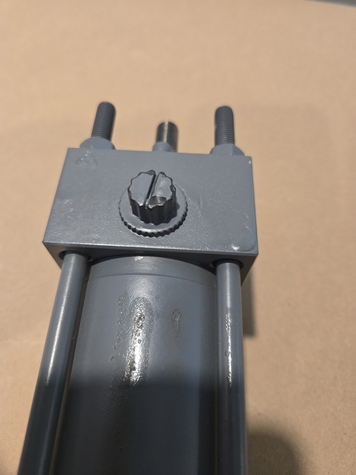 Miller Series AV Heavy Duty Pneumatic Cylinder AV-51B2B-2.00-7.000-0063-N11-0