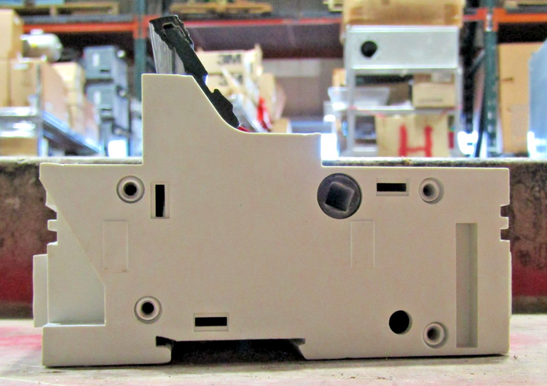😏 MERLIN GERIN 660 VAC DIN RAIL FUSE HOLDER 3 POLE 22×58 MGN15717