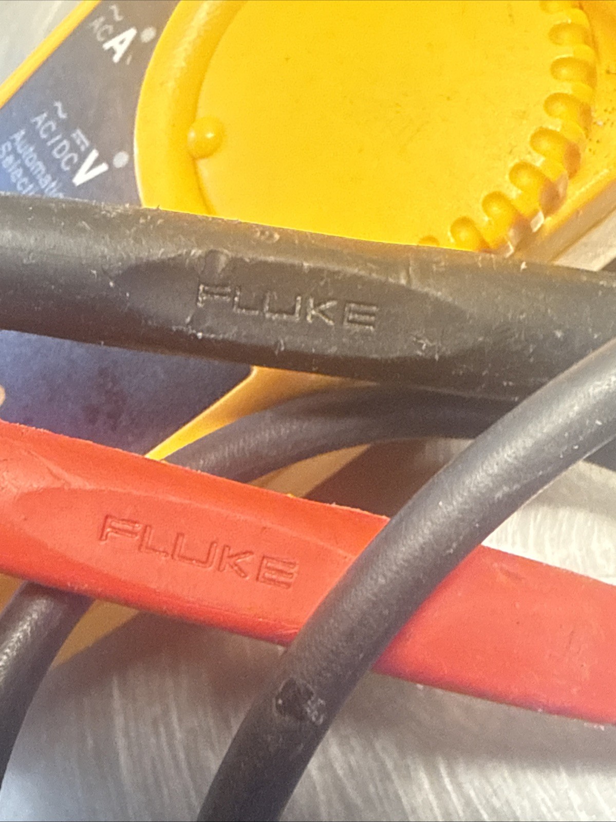 Fluke T5-600 Tester 1000V 600V Cat IV III AC DC Ohms 100A Leads Works automatic