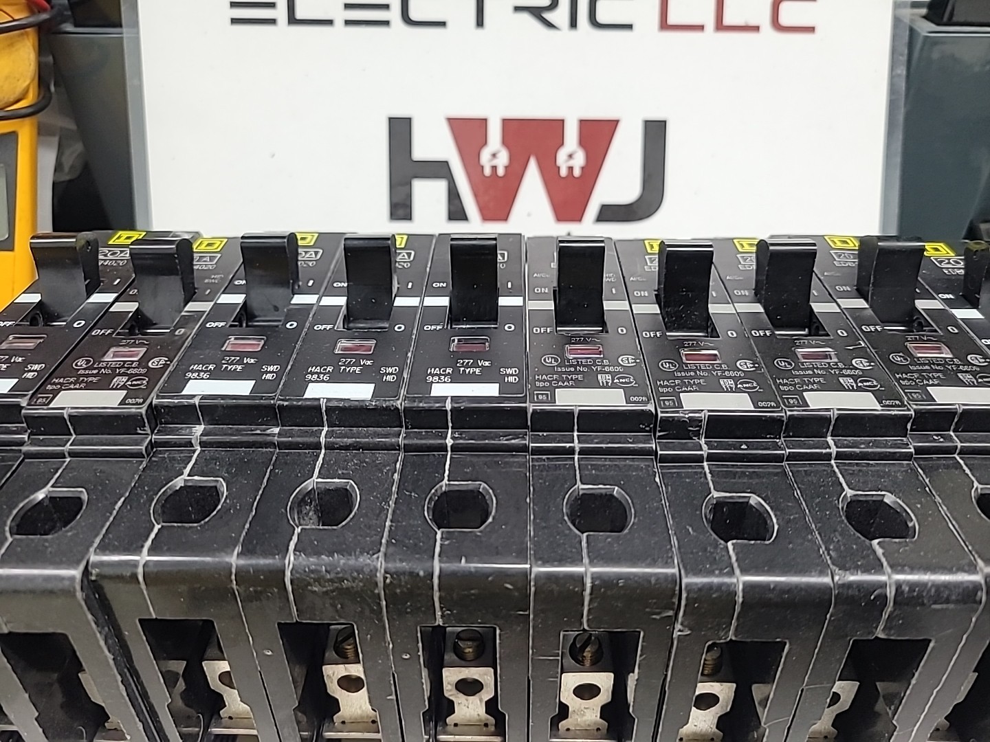 (Lot Of 10) Square D EDB14020 1POLE 20A 277V Bolt On Breaker (New Take Out)
