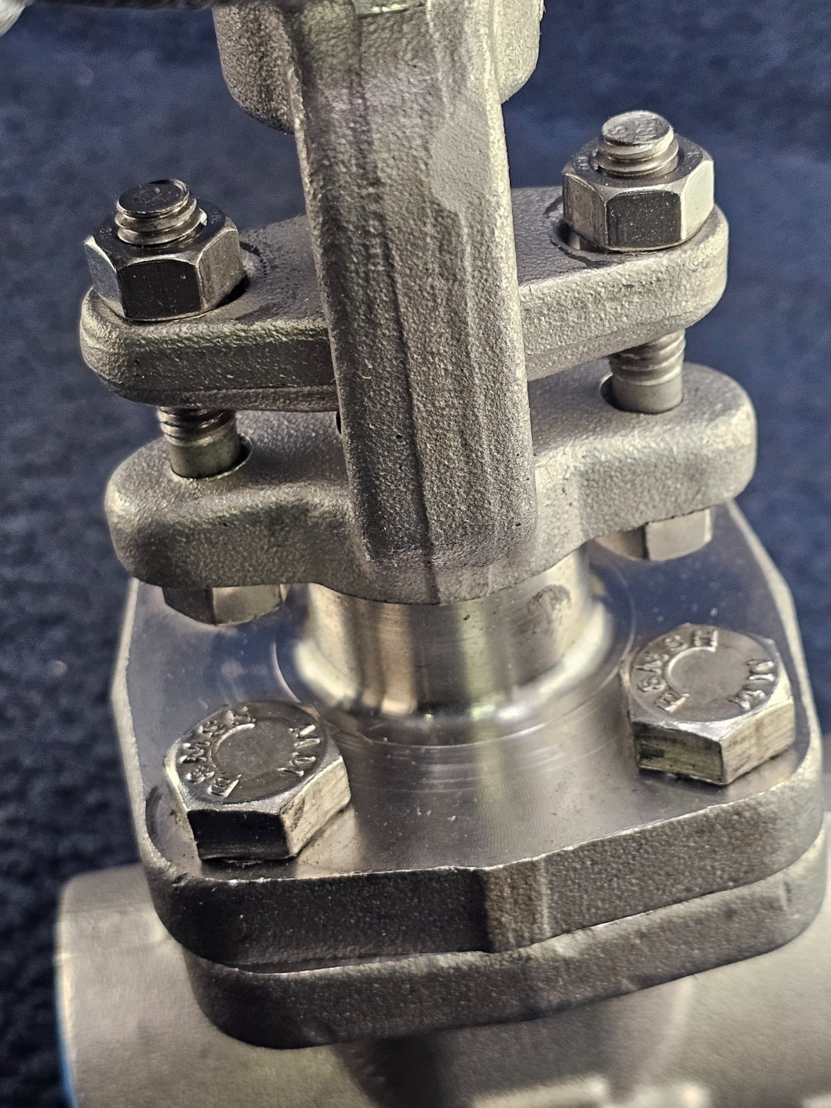Smith CL-800: 1″ FNPT x 1″ Socket Weld Forged Carbon Steel Wedge Gate Valve