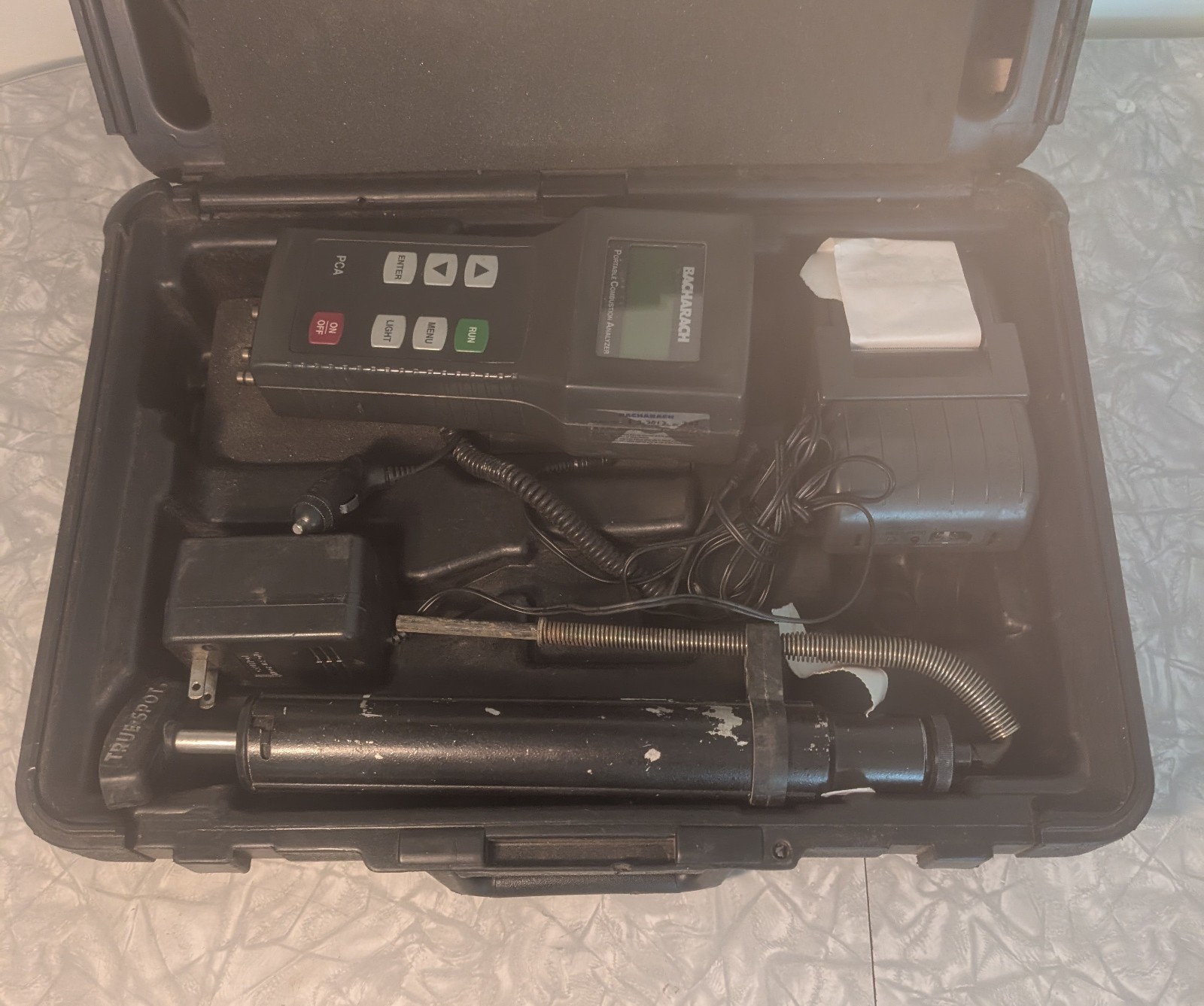 Bacharach Combustion Analyzer with Case and Accessories – for parts or repair