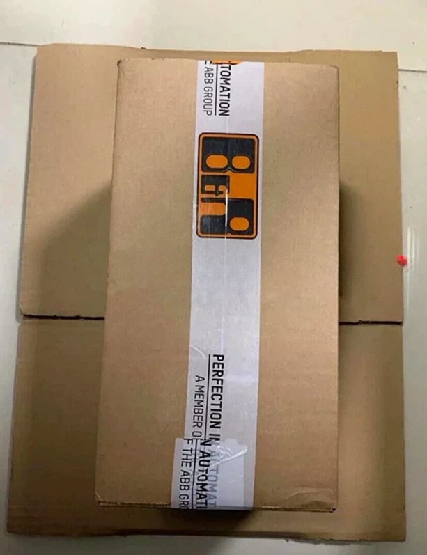 ONE USED B&R 8BVI0220HCD8.000-1 NEW IN BOX 8BVI0220HCD8.000-1