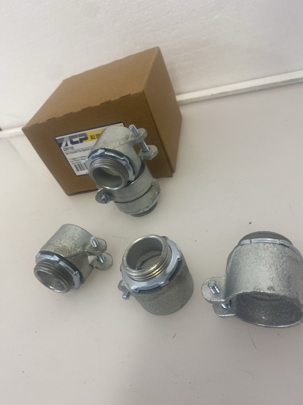 (5) New 1″ AFC GRF100 Conduit Squeeze Connector Flexible Metal Malleable Iron