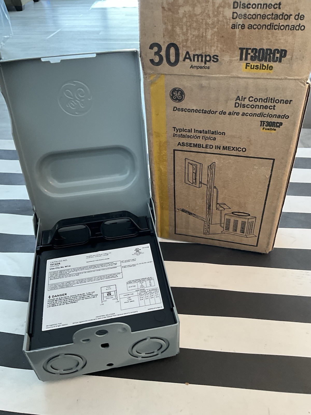 GE TF30RCP 240V 30A AC Disconnect Safety Switch – Gray