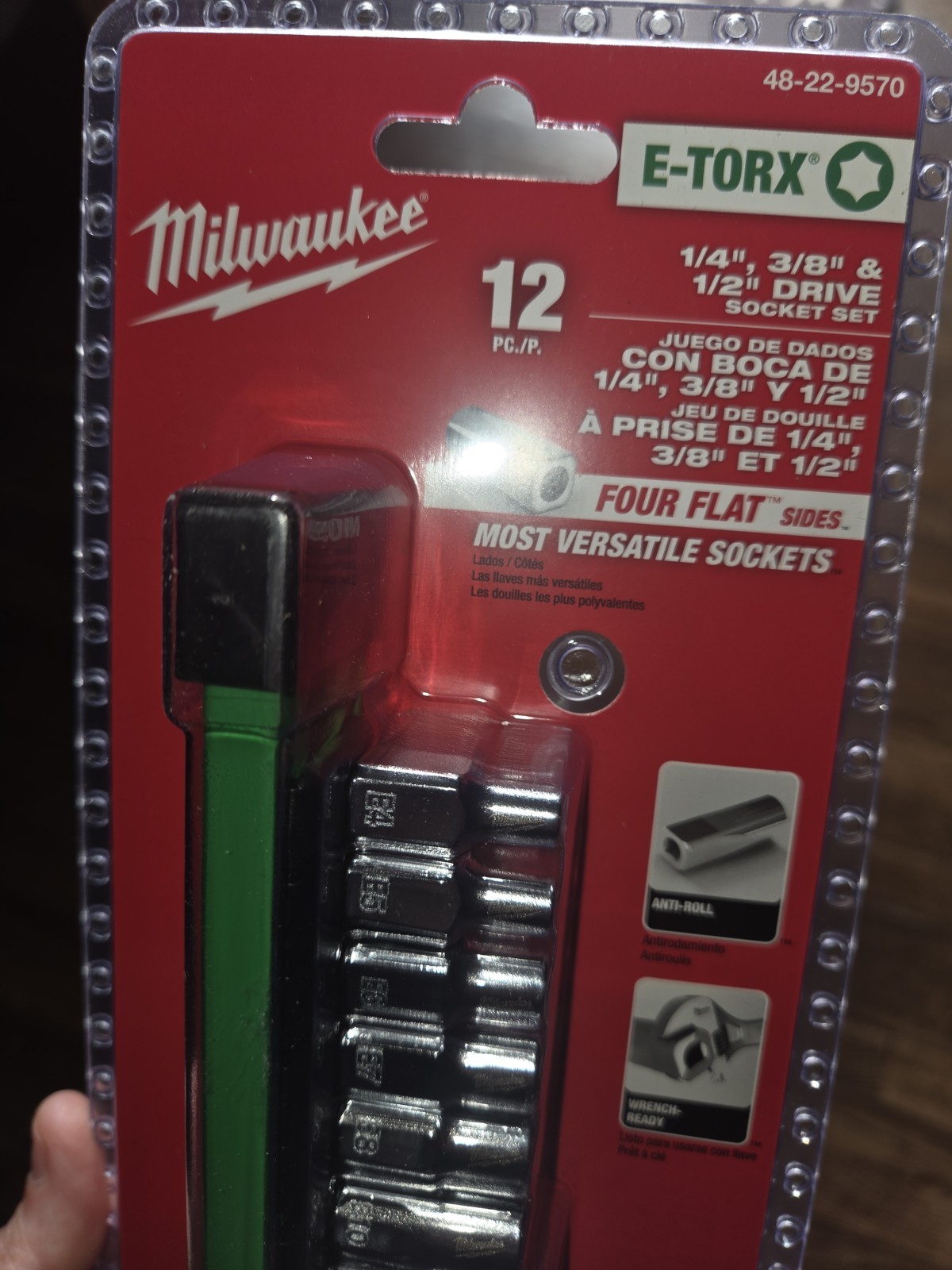 Milwaukee 48-22-9570 E-Torx 1/4″ 3/8″ & 1/2″ Drive External Sockets 12 PC Set