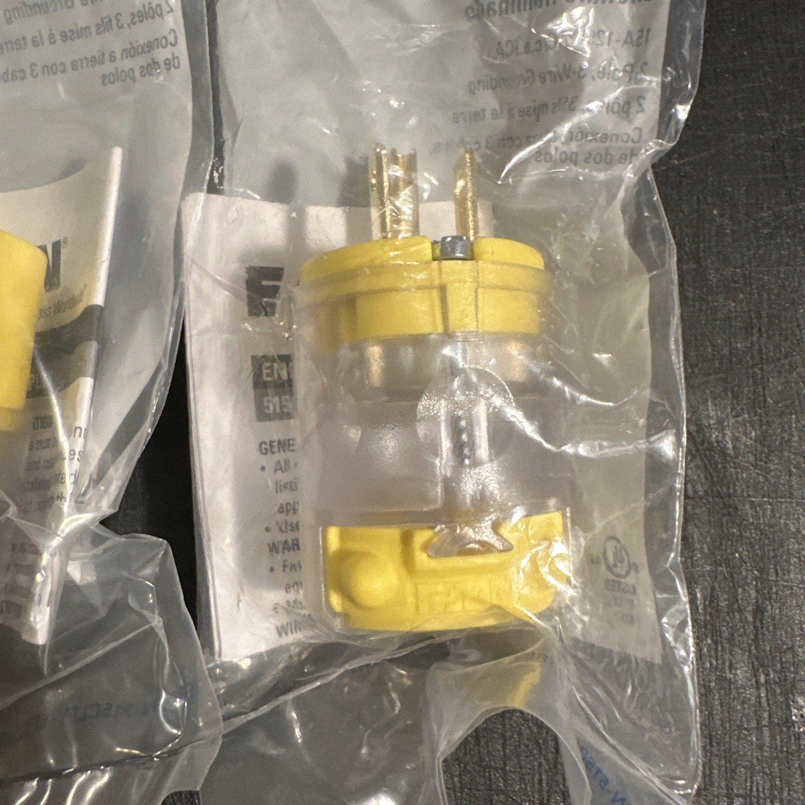 Eaton Lighted Connector & Lighted Plug 15A-125V/AC. 2 Pole3 Wire Grounding (336)