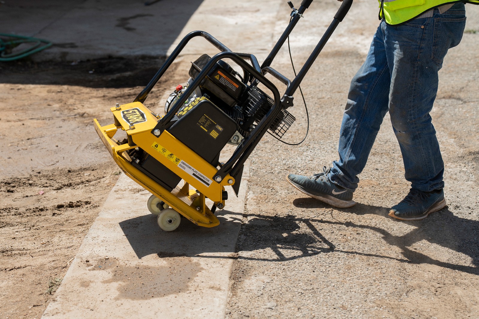 196cc Jumping Jack Plate Compactor 6.5HP Engine Tamper Dirt Soil Gravel Asphalt