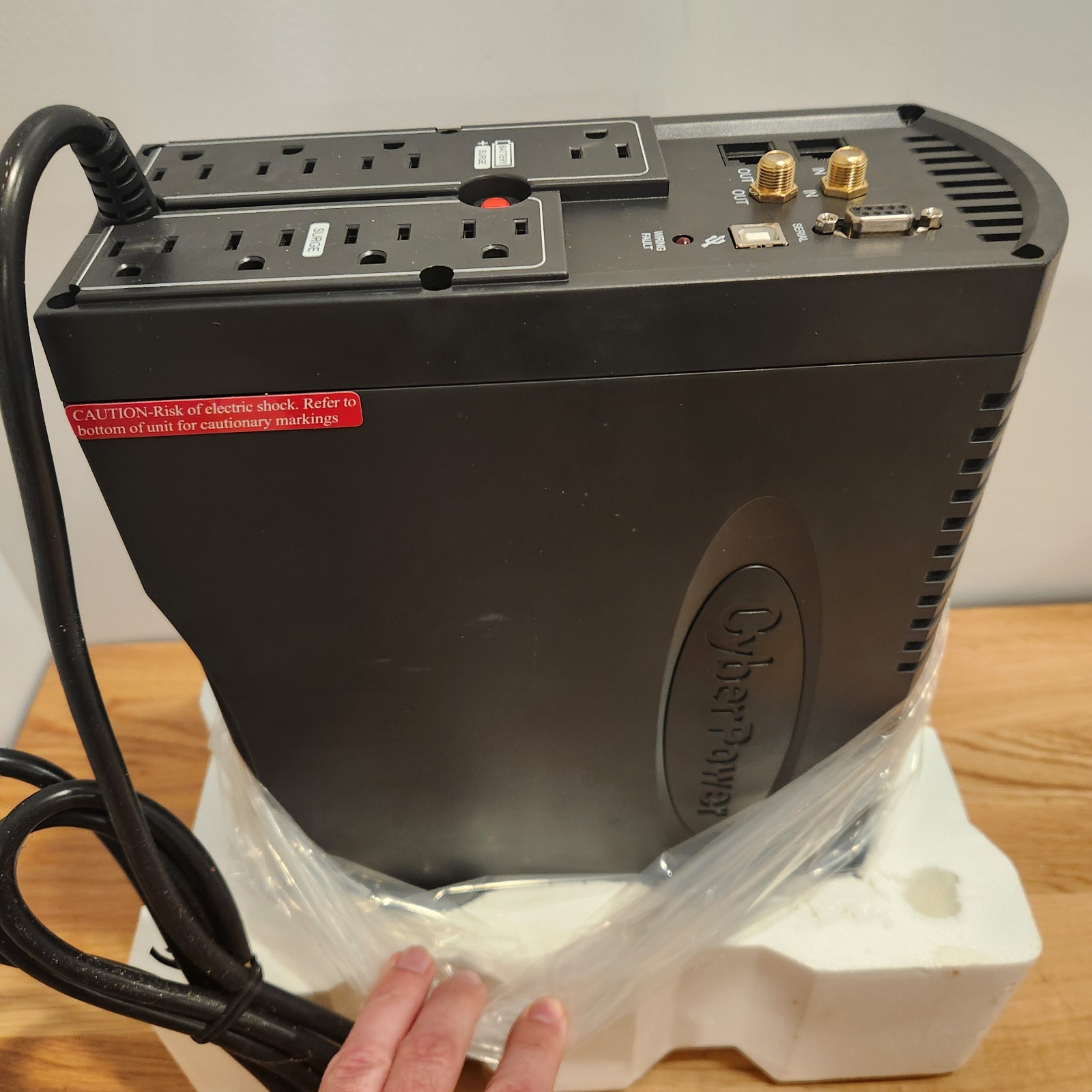 CyberPower CST1300AL Battery Backup Auto Voltage Regulation 1300VA 810W 120V