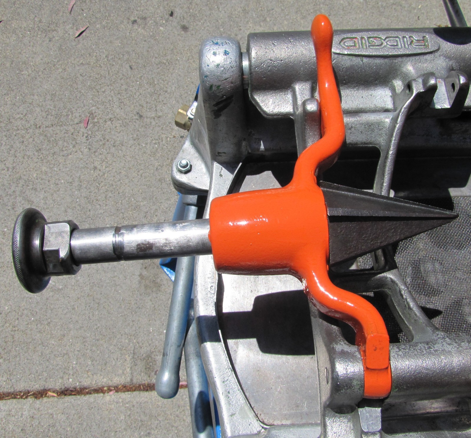 Ridgid 535 Pipe Threader 1/2″ to 2″ Pipe Threading Machine with Die Head
