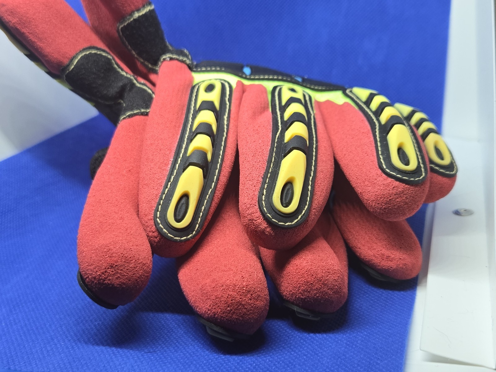 Cordova OGRE CR ICE Work Gloves XL 7738 Impact Cut Resistant ANSI A5 Thermal Red