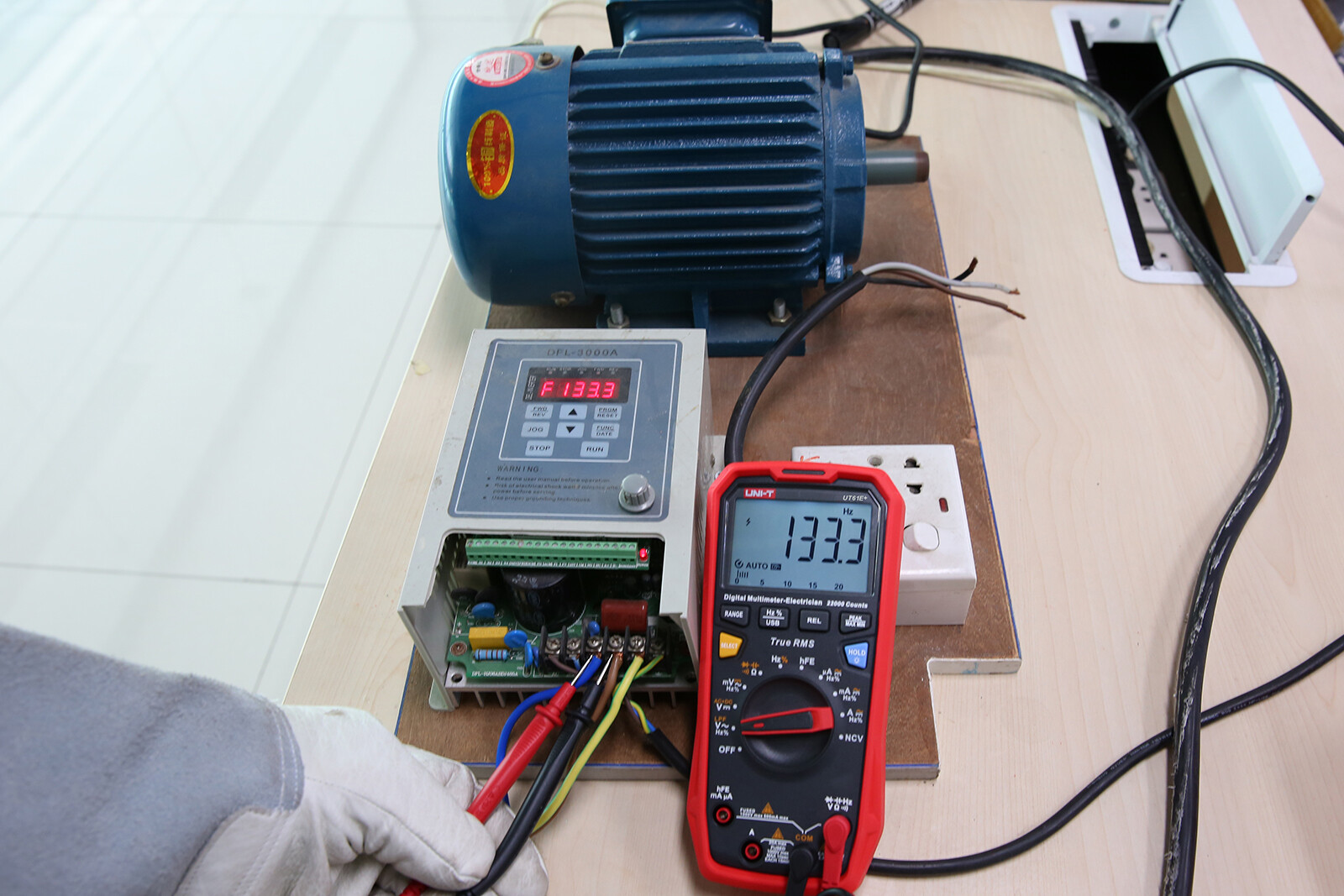 UNI-T UT61E+ 1000V True RMS Digital Multimeter USB Data hold/backlight