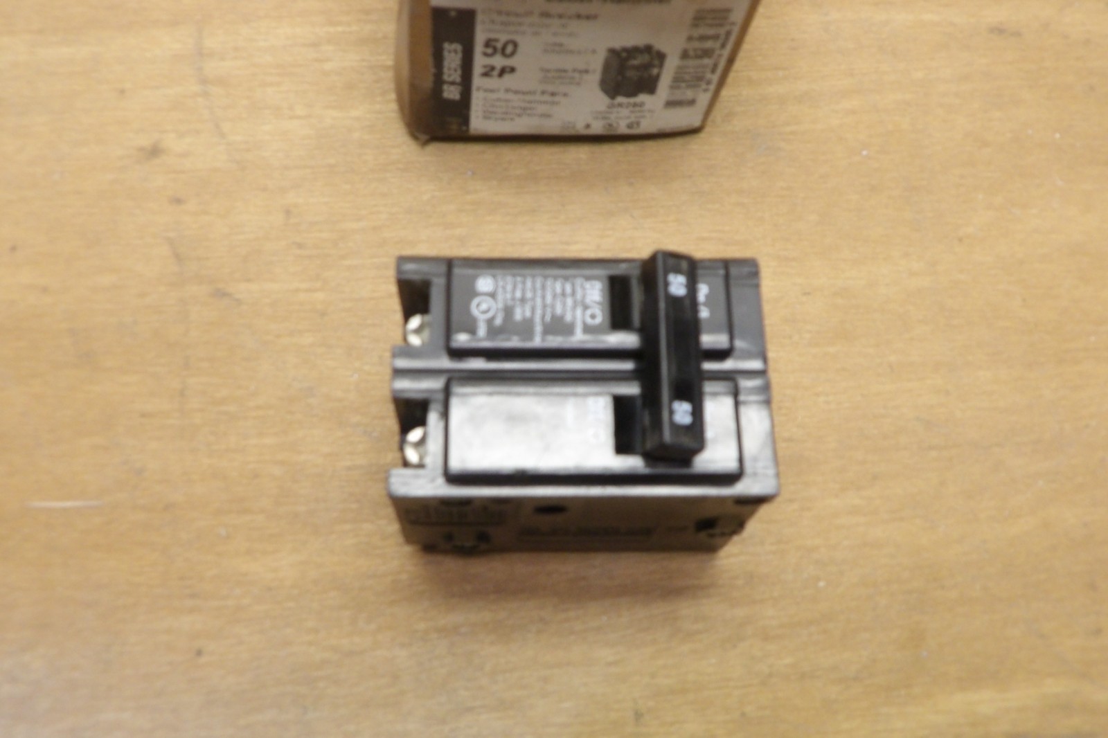 Cutler-Hammer BR250 50 Amp 120/240 VAC 2-Pole Eaton Plug In Circuit Breaker New