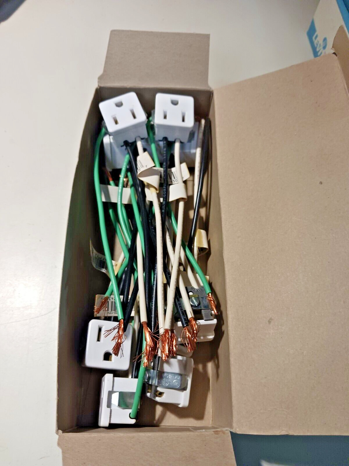 Leviton 1374-1W 15A, 125V, Snap-In Receptacle, White, sold by the carton of 10.