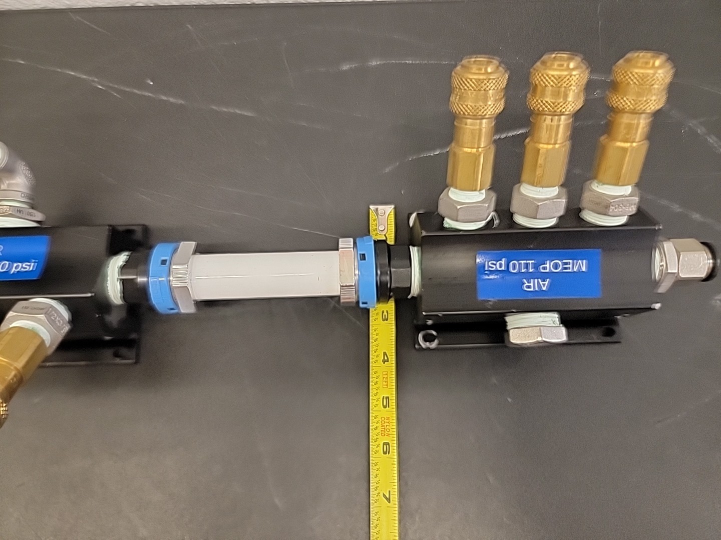 Unbrand Heavy Duty Air Manifolds 6 Valves Air MEOP 110 PSI W/ Dixon Valves