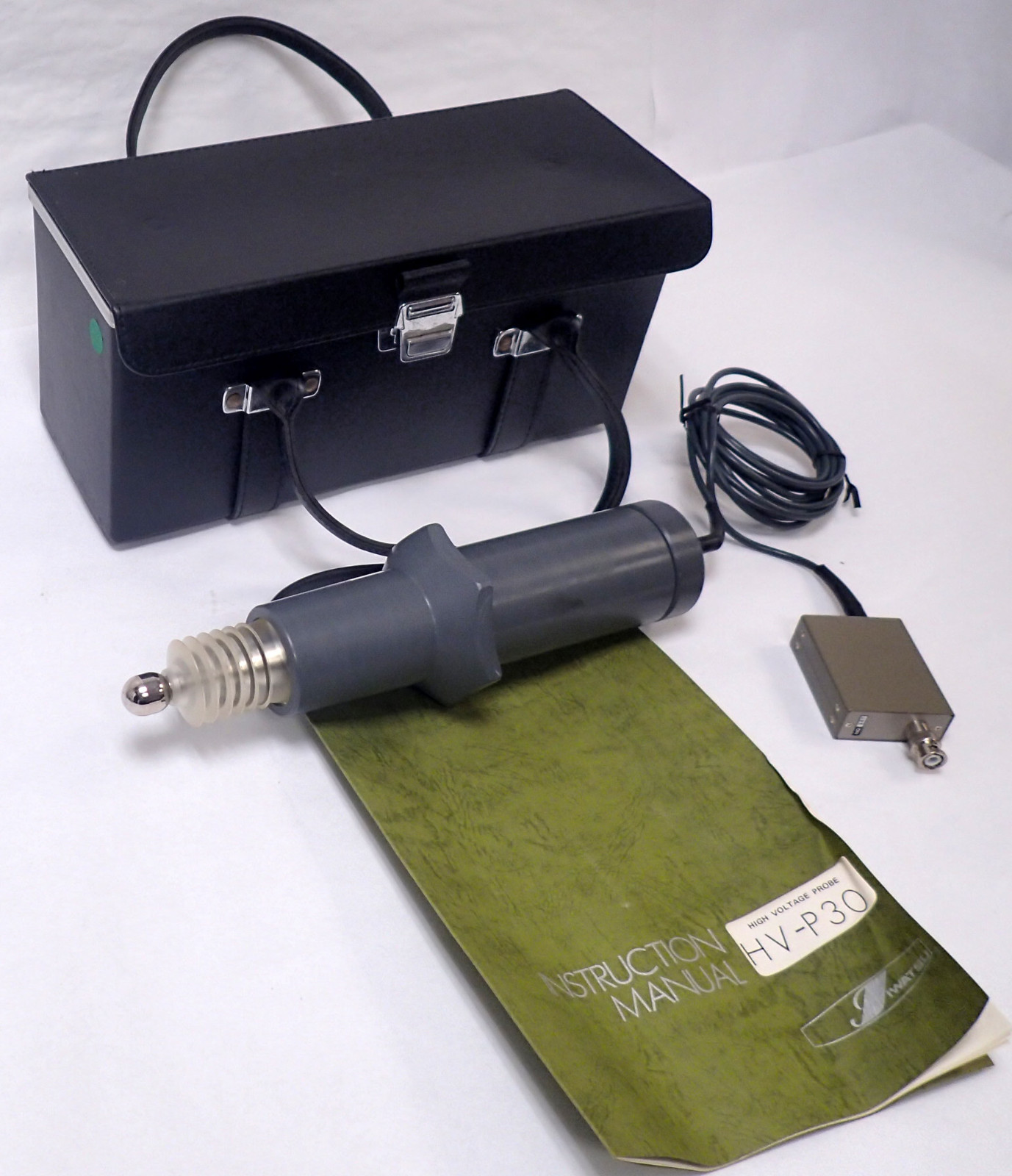 IWATSU HV-P30 HIGH VOLTAGE PROBE DC 30 kV 1000:1 100Mohm 7pF w/ ORIGINAL MANUAL