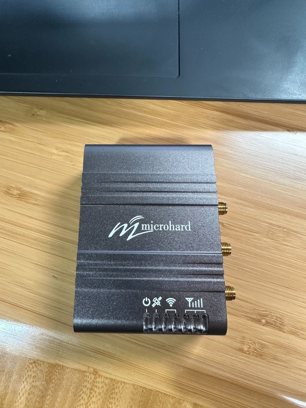 Microhard pMDDL2450-ENC – 2X2 MIMO Wireless Digital Data Link