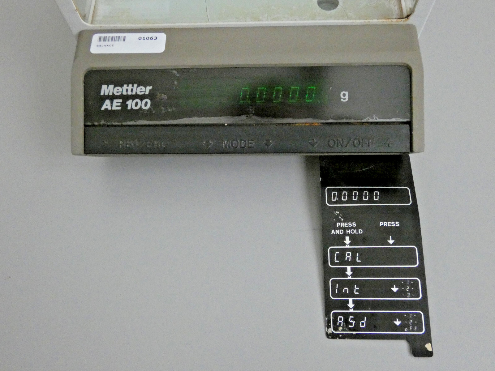 Mettler Toledo AE 100 Analytical Balance, 0.1 mg to 100g